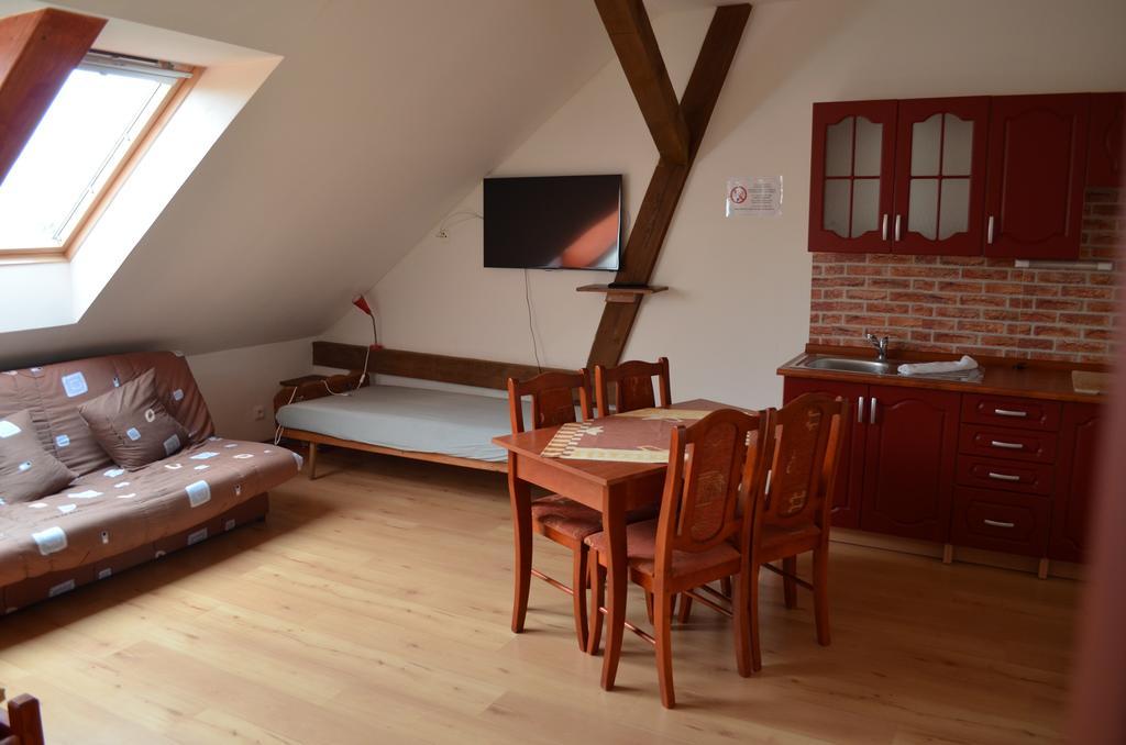 Famozclub Hotel Bakov nad Jizerou ห้อง รูปภาพ