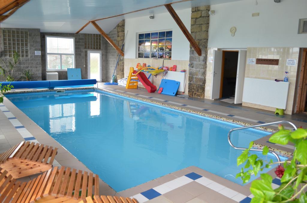 Famozclub Hotel Bakov nad Jizerou ภายนอก รูปภาพ