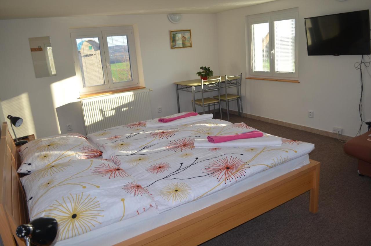 Famozclub Hotel Bakov nad Jizerou ภายนอก รูปภาพ