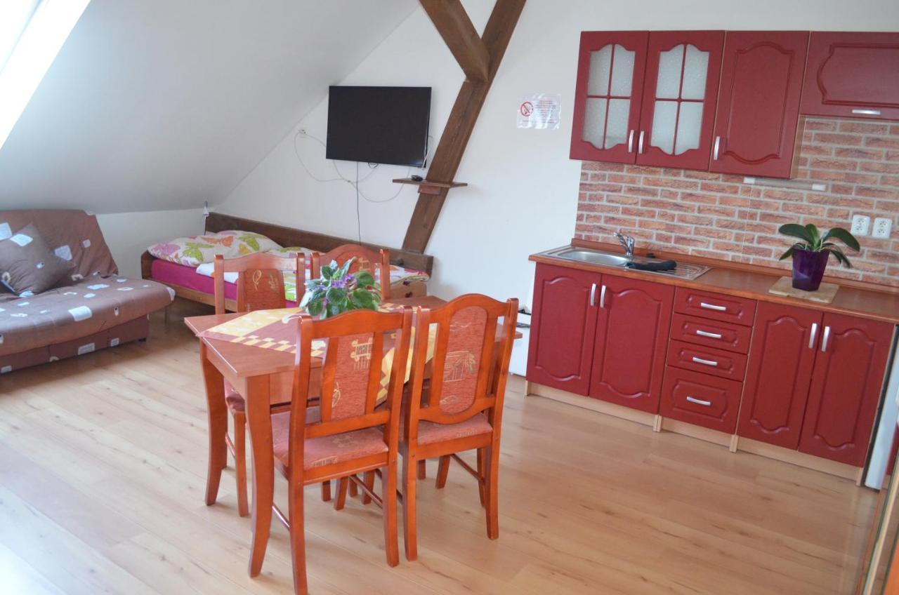 Famozclub Hotel Bakov nad Jizerou ภายนอก รูปภาพ