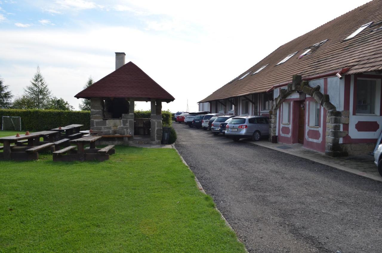 Famozclub Hotel Bakov nad Jizerou ภายนอก รูปภาพ
