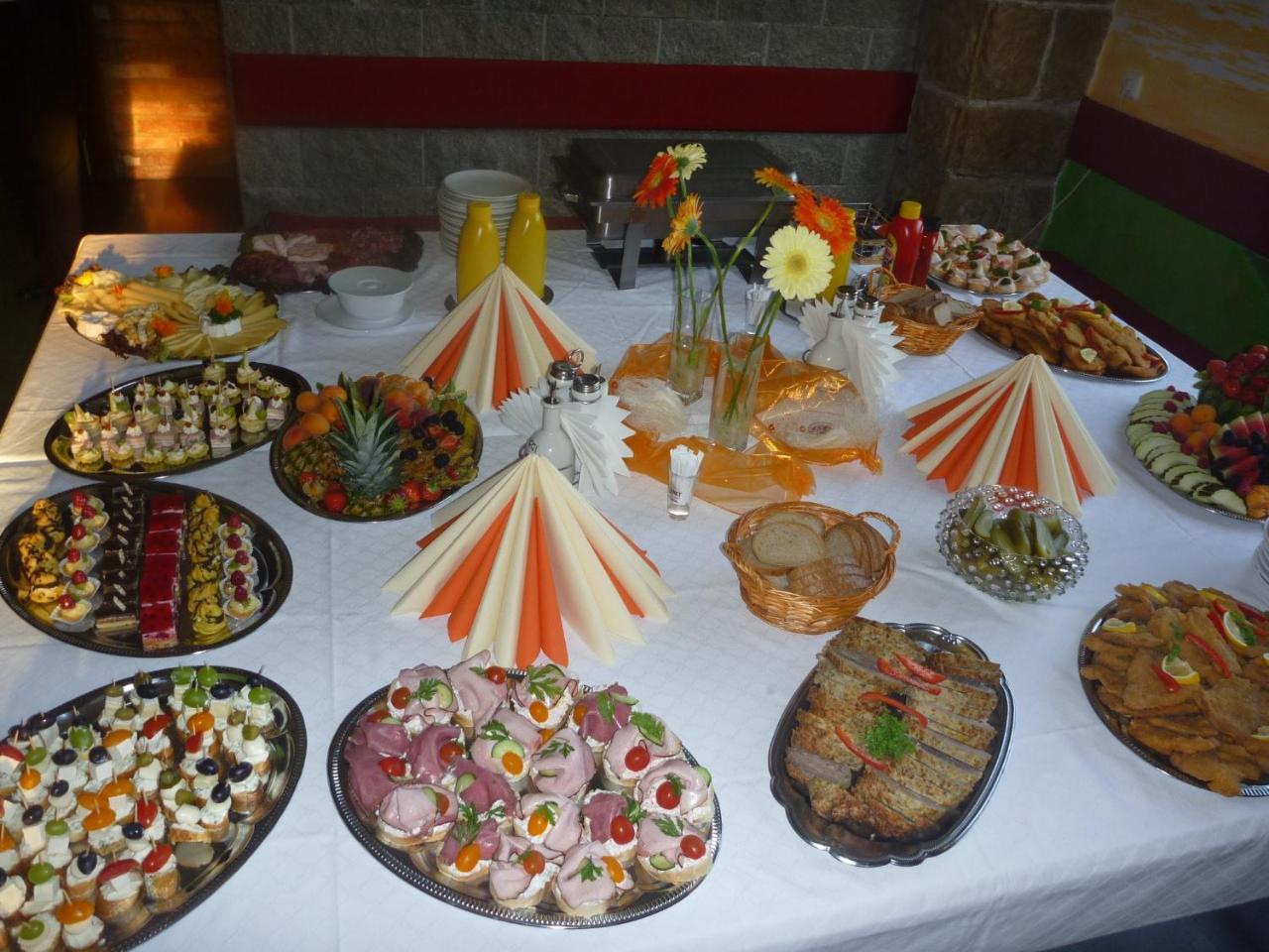 Famozclub Hotel Bakov nad Jizerou ภายนอก รูปภาพ
