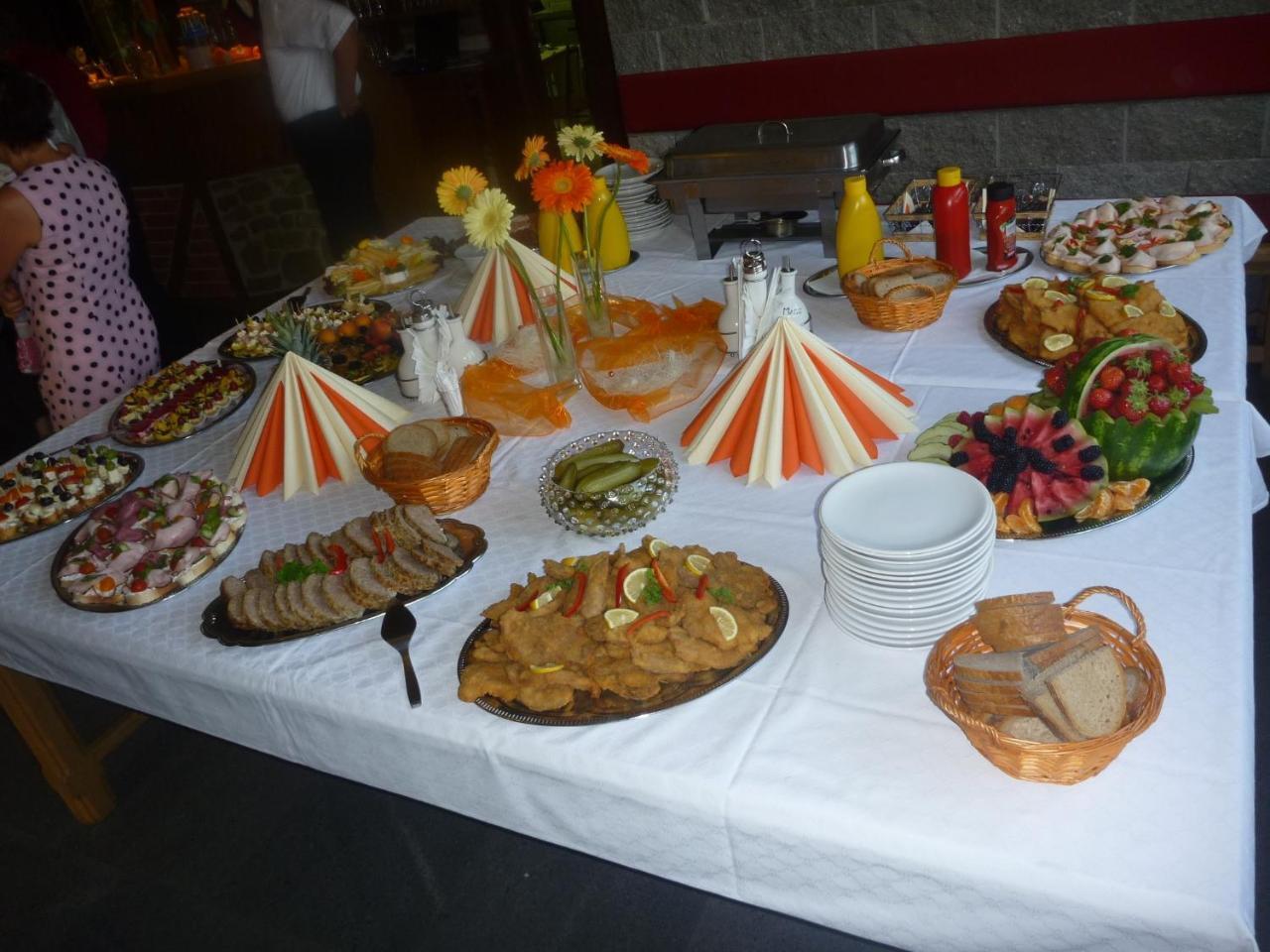 Famozclub Hotel Bakov nad Jizerou ภายนอก รูปภาพ